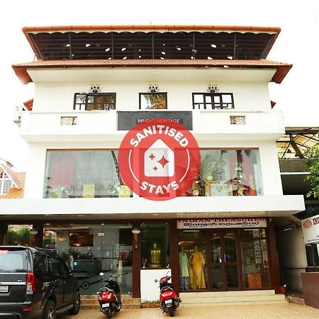 Capital O 37763 Bright Heritage Kochi Extérieur photo